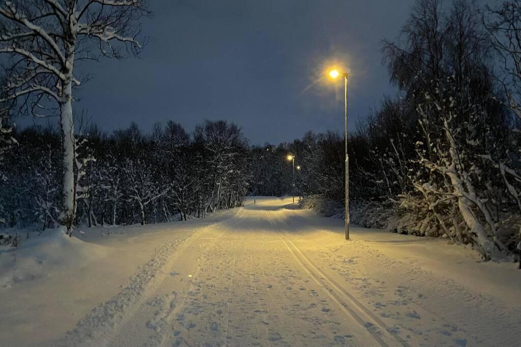 Ny Leilighet I Nytt Bygg I Naturskjonne Omgivelser! Тромсьо Екстериор снимка